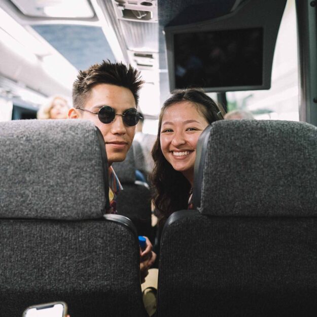 sewa bus pariwisata dewaruci transport